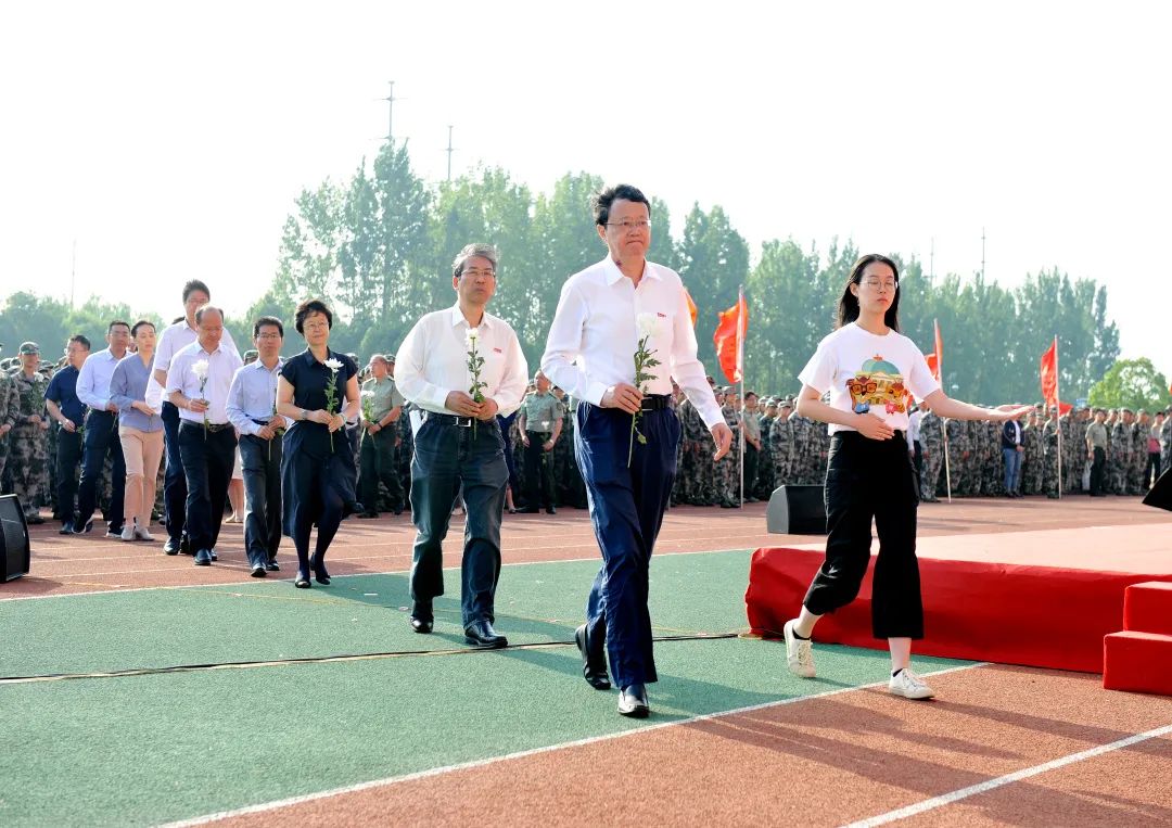鲜花献英雄 | 东南大学举行2020年“烈士纪念日”主题教育活动