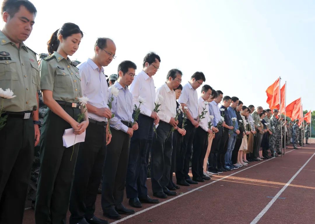 鲜花献英雄 | 东南大学举行2020年“烈士纪念日”主题教育活动