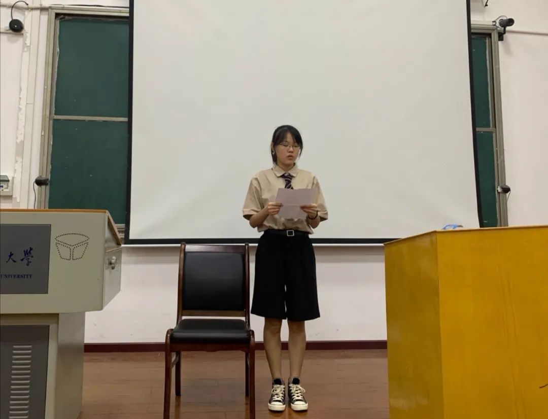 方寸之间有风景!华师人的字真漂亮!