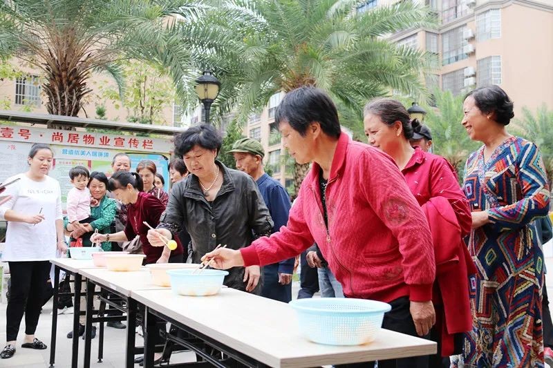 【纪检人镜头】“双节”同庆,纪委请你品“月饼”