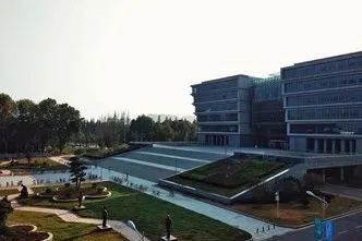 咦?听说湖工大校园景观“碰瓷”这些名画