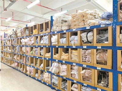 十三行牛仔工厂店铺 3e45-izwfpys7969346.jpg