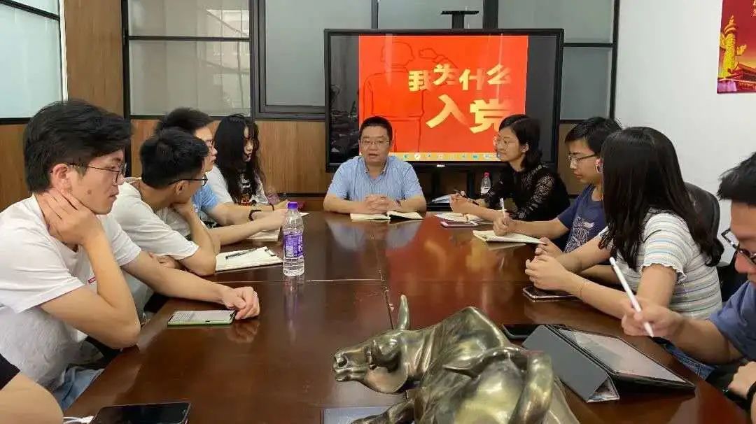 新生入校观察 | 家长关注度飙升!新生与老师在挑战中成长