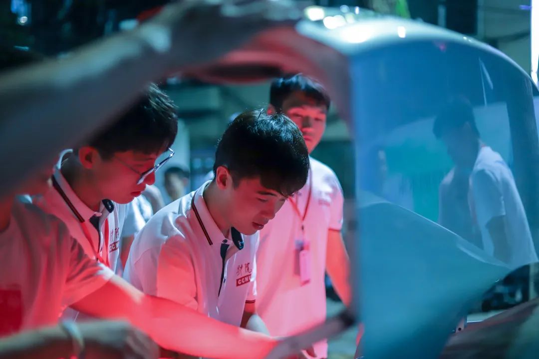 你“搬”我“帮”!华师体院“蓝鲸突击队”真帅!