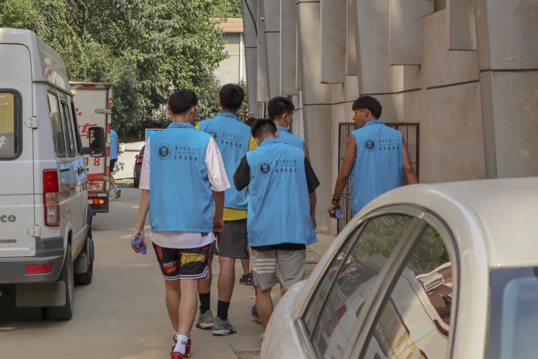 你“搬”我“帮”!华师体院“蓝鲸突击队”真帅!