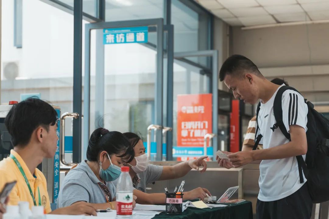 今天,东南大学7000余名研究生新生报到!