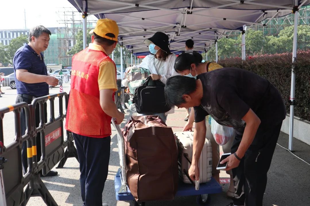 今天,东南大学7000余名研究生新生报到!
