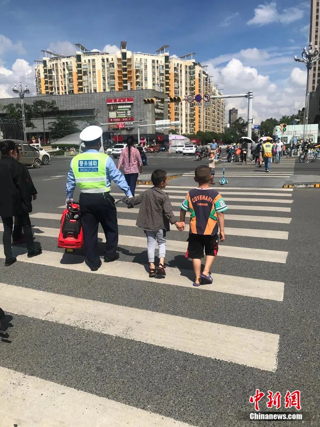 昆明市有多少人口2021_昆明市人口热力图