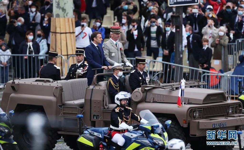 法国国庆日，状况不断，多地骚乱！19000人为“反疫苗”走上街头……