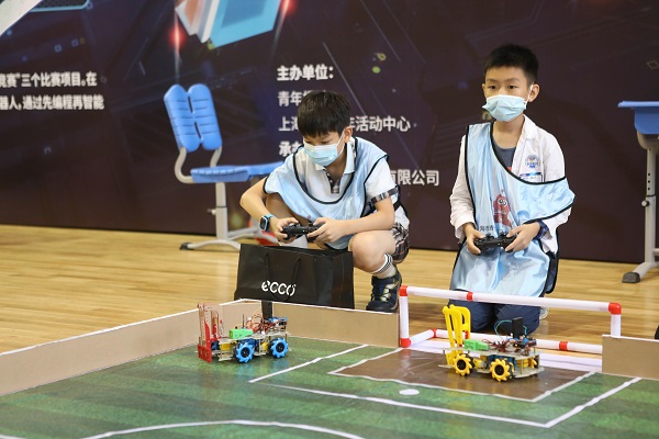 图说：为期4天的中国·上海第四届青少年人工智能创新大赛暨全国邀请赛今天在上海托马斯实验学校落幕 来源/主办方供图
