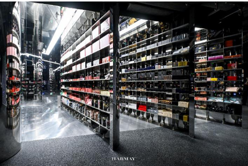 作为一家美妆店的harmay话梅何以成为城市新地标