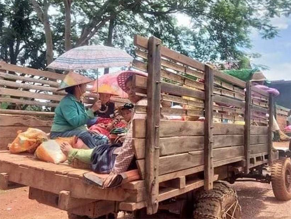 △缅甸掸邦受冲突影响逃离家园的居民