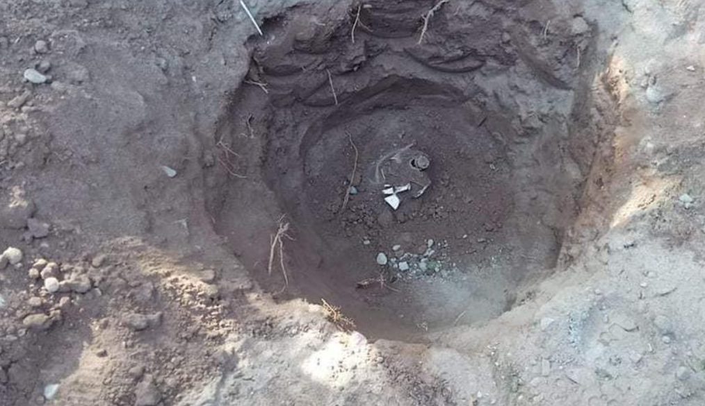 当地居民拍摄到的，地狱火导弹的弹体残骸 图源：视频截图
