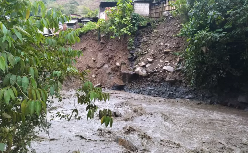 哥伦比亚持续暴雨引发洪水 多地发布风险预警