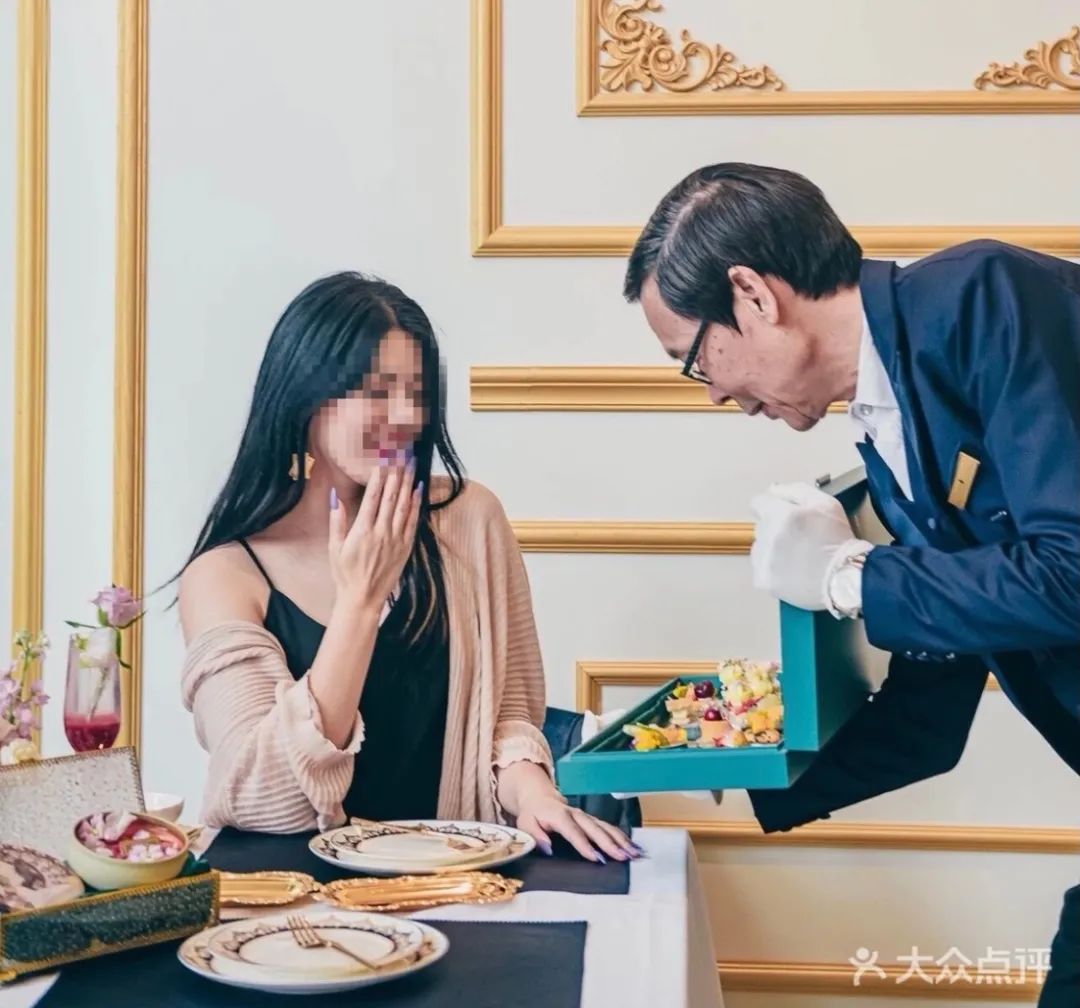 上海某下午茶店铺的官方图片