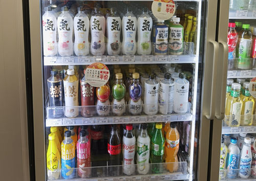 (图:玲琅满目的0糖饮料)