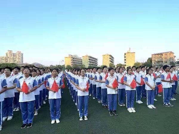 九江湖口二中举行青春告白祖国主题团日活动