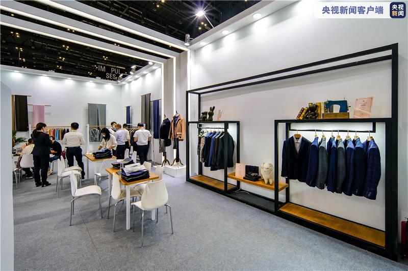 为期三天的2021中国国际服装服饰博览会今天在上海开幕