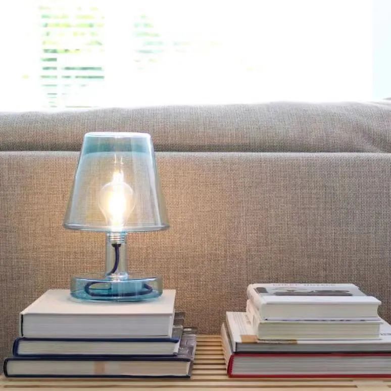 [转载]【原创】诗人九歌《七绝.旧式台灯》题照