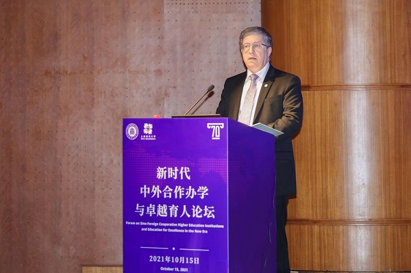 图说:上海纽约大学常务副校长雷蒙 来源/采访对象供图(下同)