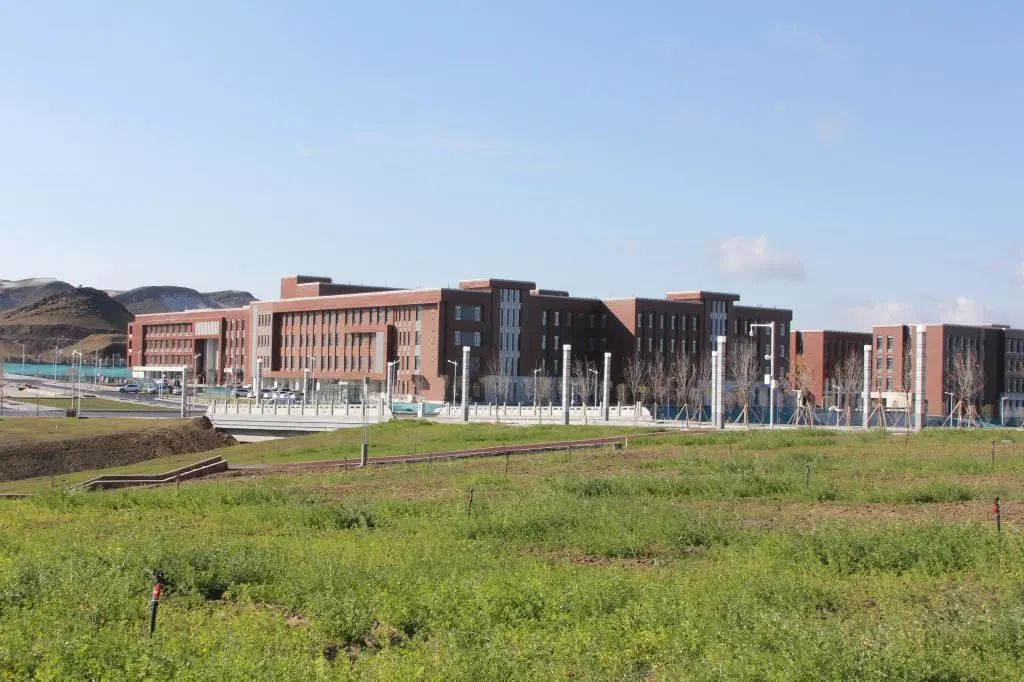 新大头条新疆大学博达校区正式启用