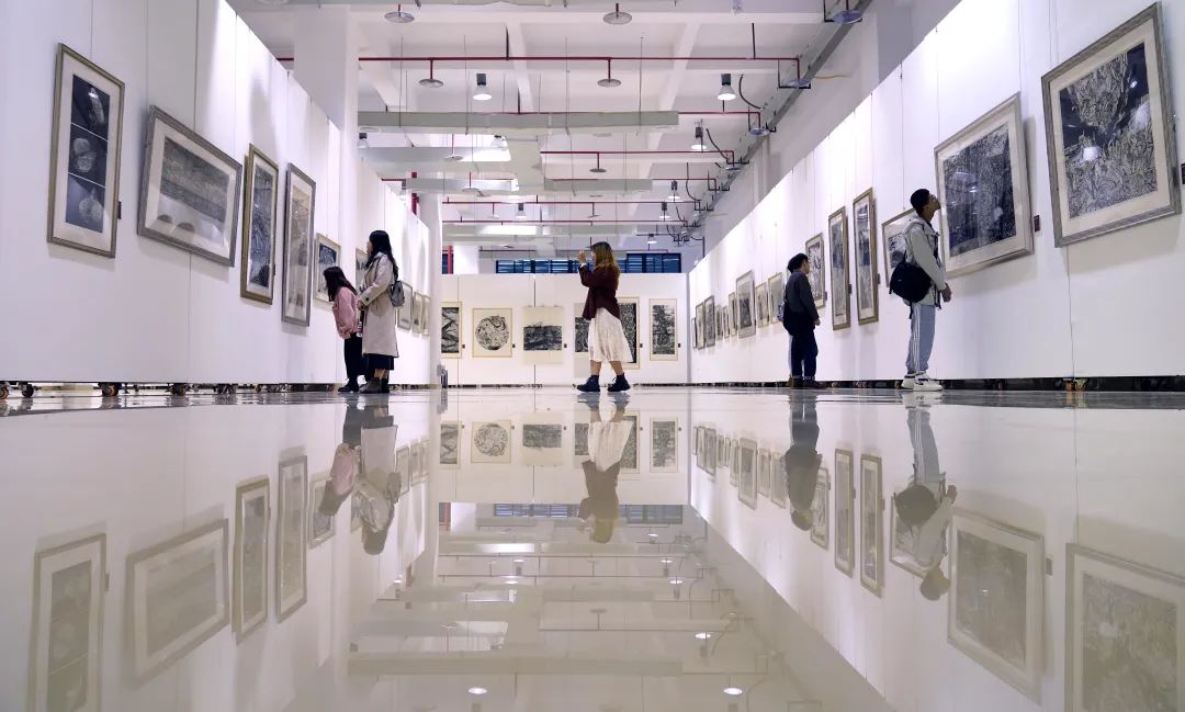 纪念鲁迅逝世85周年｜学校举行“21世纪首届中国黑白木刻展览馆藏作品展”