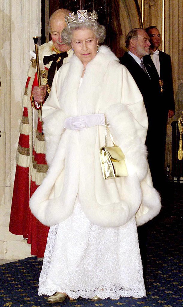 Ӣ��Ů������ɯ�׶�������ͼ