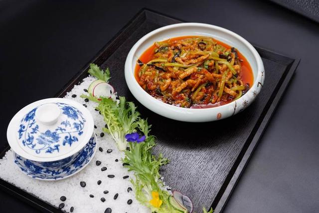 直至清末,风味特点逐渐定型,后得到创新发展,川菜以家常菜为主,高端菜