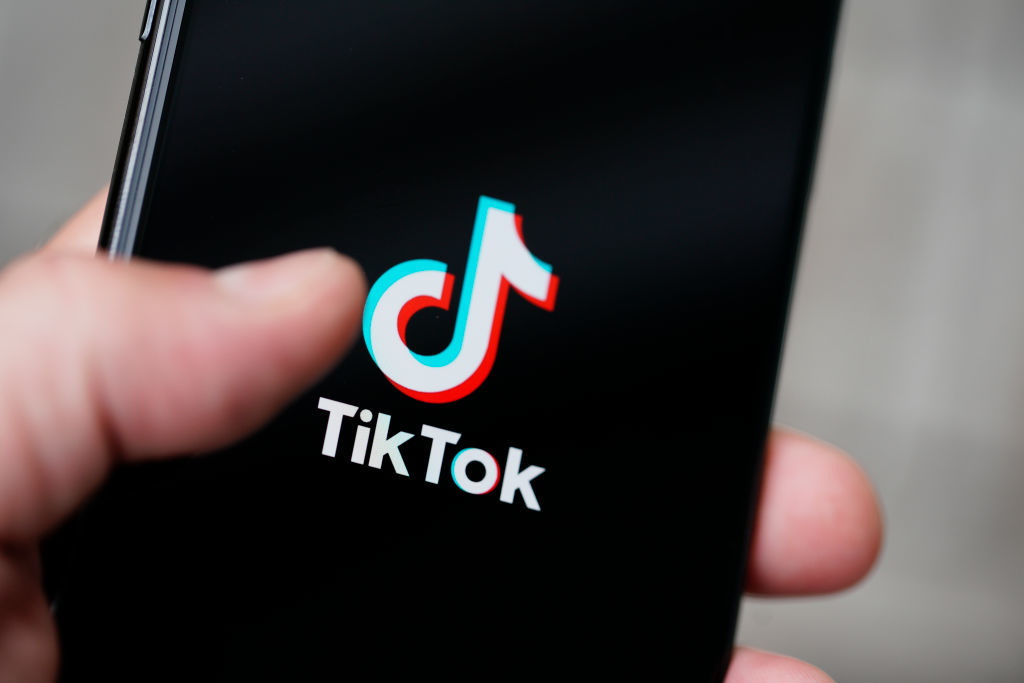 TikTok首次出席美国会听证会，否认公司向中国政府提供用户资料 TikTok 中国政府 美国 新浪新闻
