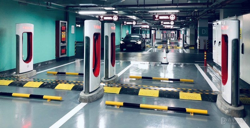 特斯拉全球最大规模超充站正式落户上海