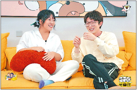 最近有《五十公里桃花坞》开启了社交实验,请来15位明星嘉宾开启21天