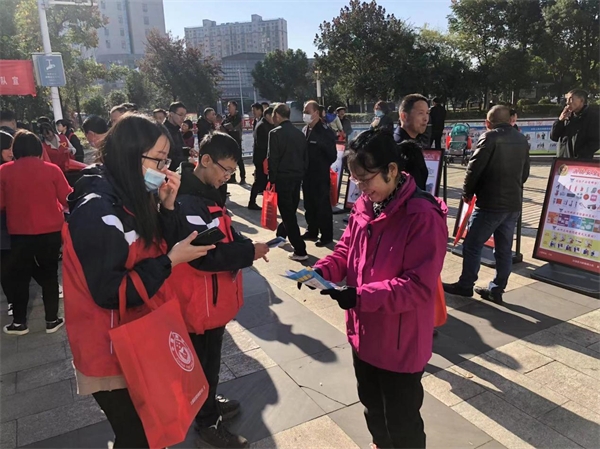 ▲上图为 11月9日太湖中燃联合消防救援大队在太湖县人民广场开展燃气安全宣传
