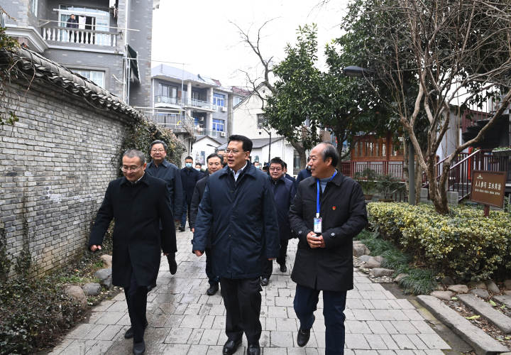 闻江新浙记户端客元 胡者勇 摄。