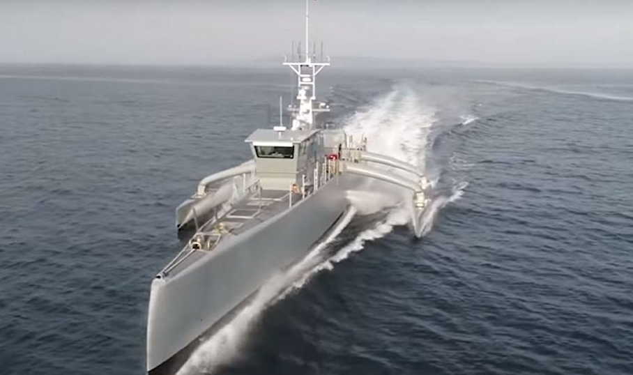  美国海军无人船进行海上测试