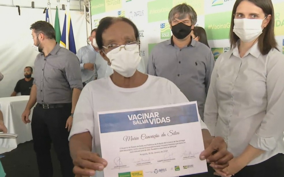 一夜之间，新的冠状疫苗已经运抵巴西，以开始全面的疫苗接种工作。 冠状肺炎_Sina.com