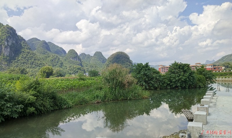 未建桥之前的达检河。（黎彩东/摄）