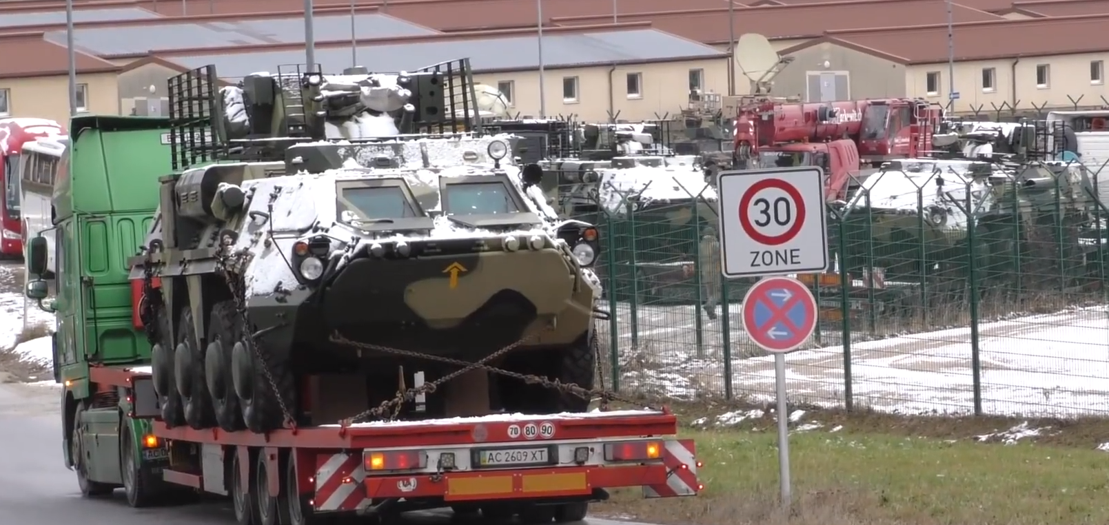 乌克兰最新锐的BTR4E步兵战车 图源：社交媒体