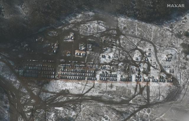当地时间2021年11月22日，俄罗斯斯摩棱斯克地区，卫星图像显示俄罗斯军队的部署情况。图源：视觉中国