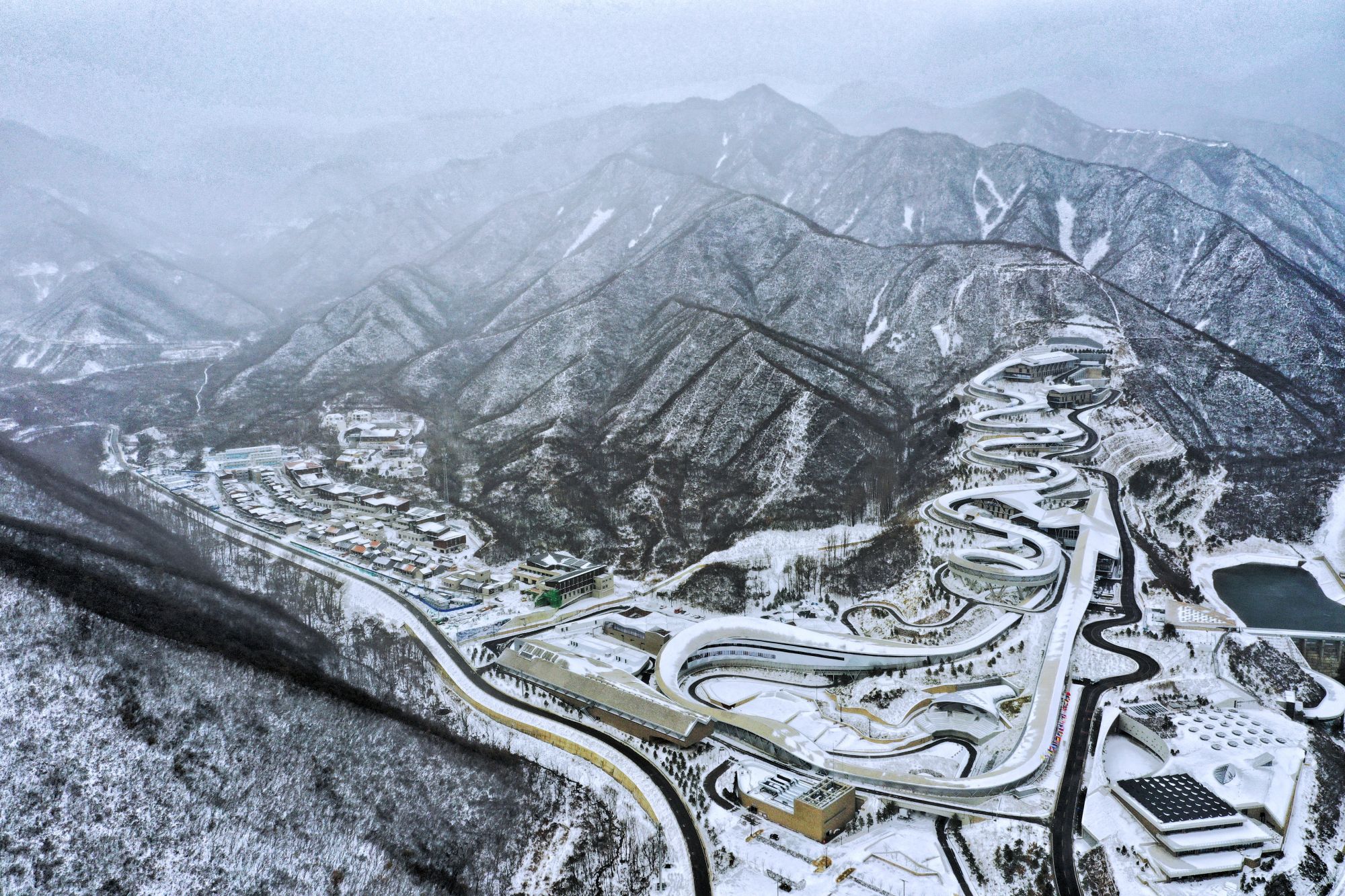 视频冬奥鲜探10雪上f1将在这里举行带你体验冬奥最快赛道