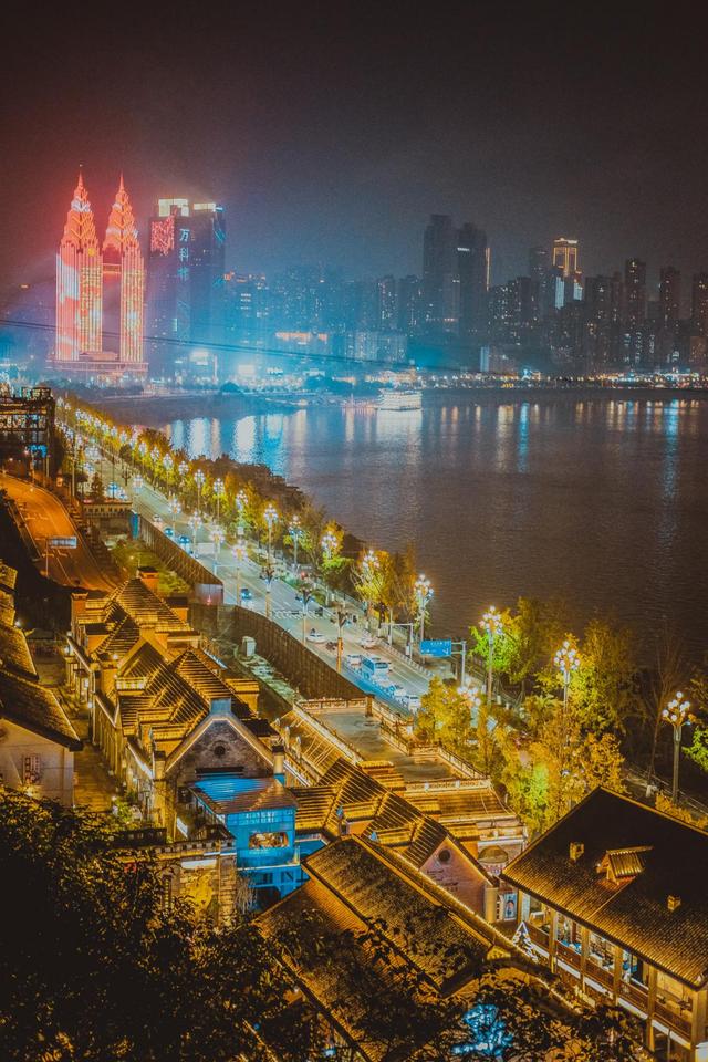 南滨路夜景 图源 | 南岸区文旅委