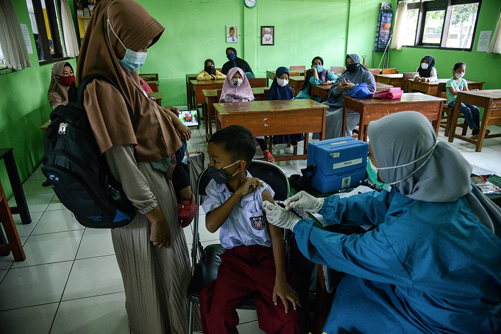 印尼儿童接种新冠疫苗
