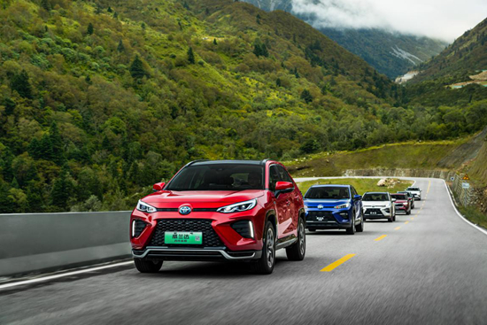 城市代步周末露营 这辆四驱SUV标杆是首选