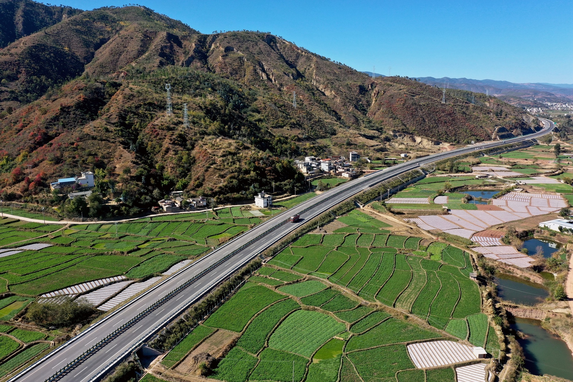 云南大南高速公路巍山段即将建成通车