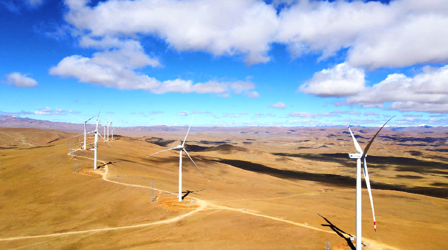 中国电建设计建设的世界海拔最高风电项目并网发电