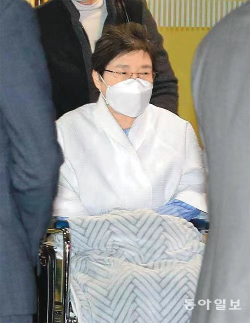 入院治疗的韩国前总统朴槿惠 图源/朝鲜日报