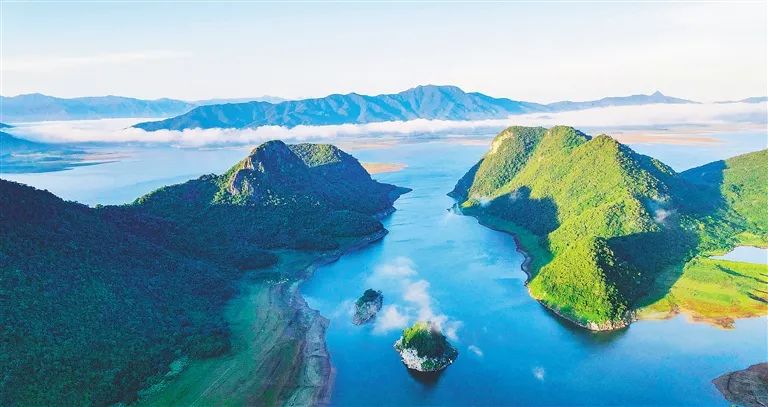 俯瞰海南热带雨林国家公园俄贤岭片区。海南日报记者 陈元才 摄