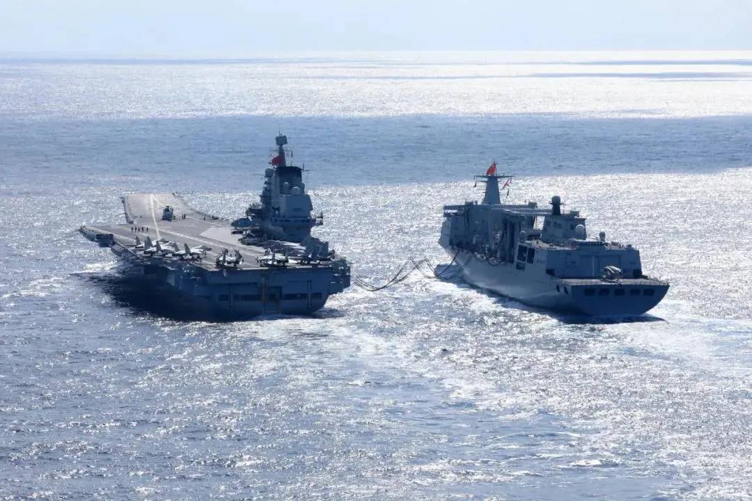 辽宁舰编队完成远海实战化训练