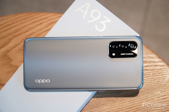 7大光圈6p镜片摄像头,它本身的图像解析力相当不错,可以看到拍摄出来