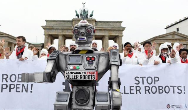 非政府组织“制止杀人机器人运动”的活动人士举行抗议活动（图源：外媒）