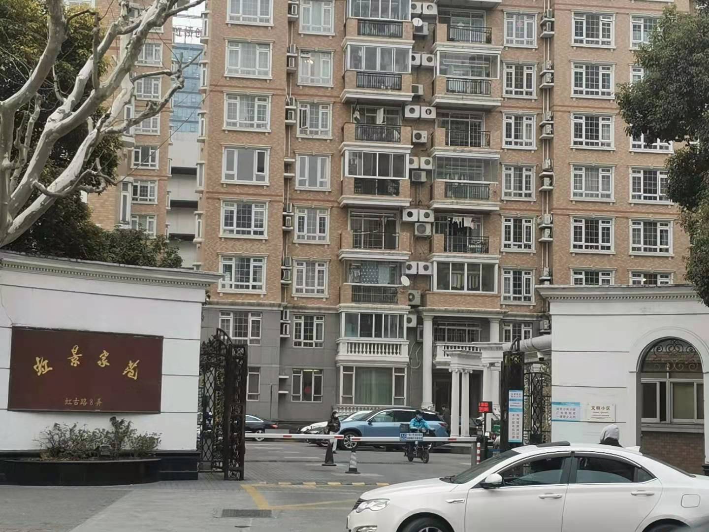高天国早年在上海一处房产,已在2015年左右售出,目前该小区均价8万/平米以上。 《等深线》记者 万佳丽 摄